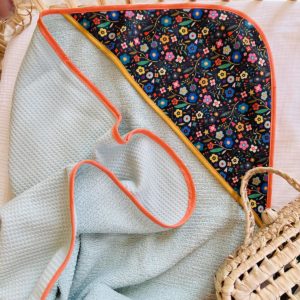 La cape de bain – Jolies Fleurs